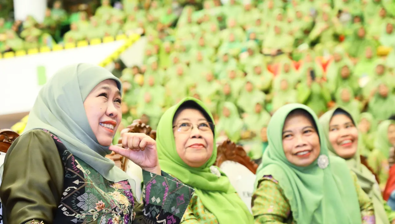 Khofifah Mengajak Para Guru TK Muslimat NU untuk Terus Produktif Mencerdaskan Generasi Bangsa