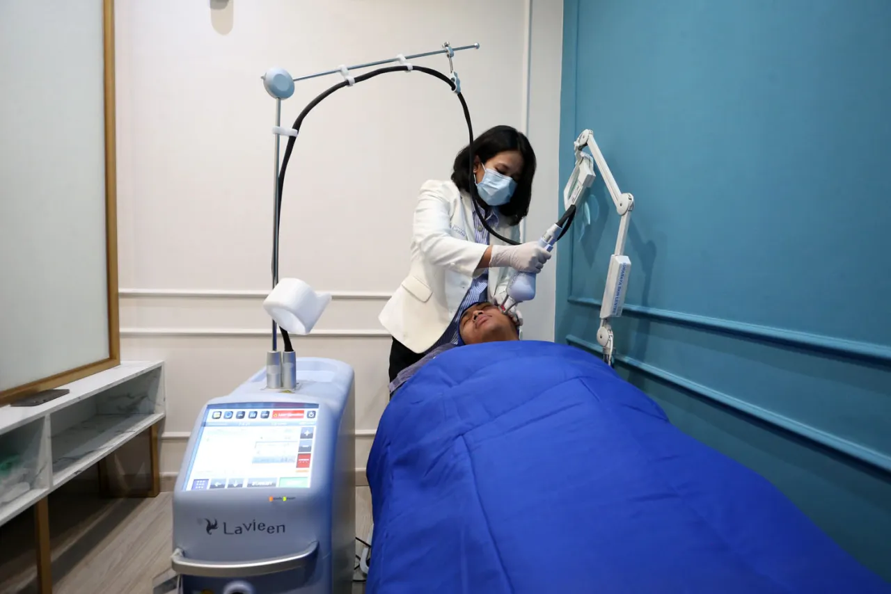 Kulit Glowing Tanpa Makeup? Kini Bisa Treatment Laser Lavieen di Surabaya Skin Centre