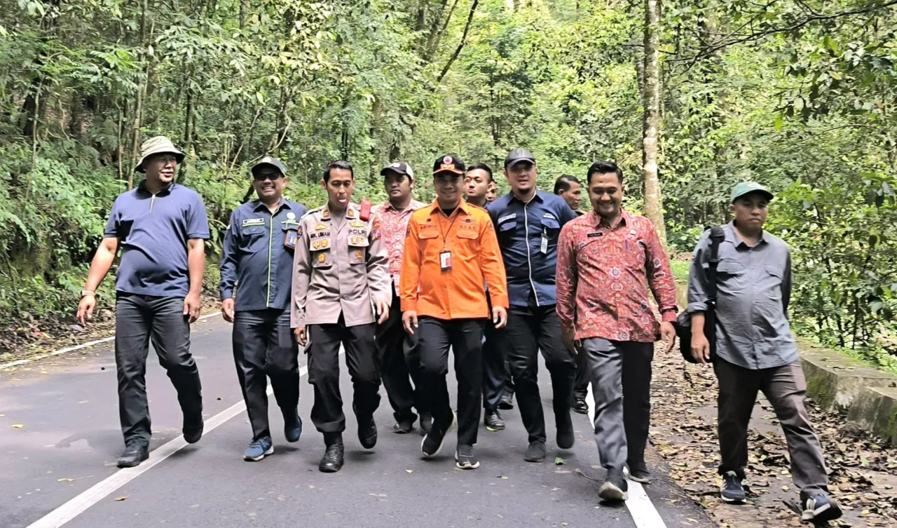 Kalaksa BPBD Jatim : Jalur Pacet-Cangar Sudah Dibuka 24 Jam