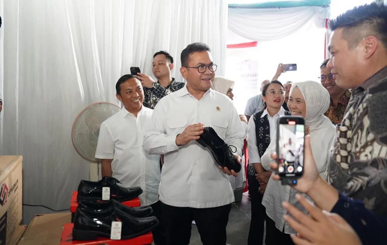 UMKM Surabaya Go International, Ekspor Alas Kaki Tembus Pasar Kuwait