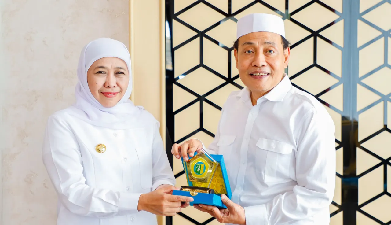 Gubernur Khofifah Targetkan Rekonstruksi Jembatan Penghubung di Pesantren Zainul Hasan Genggong Tuntas Agustus