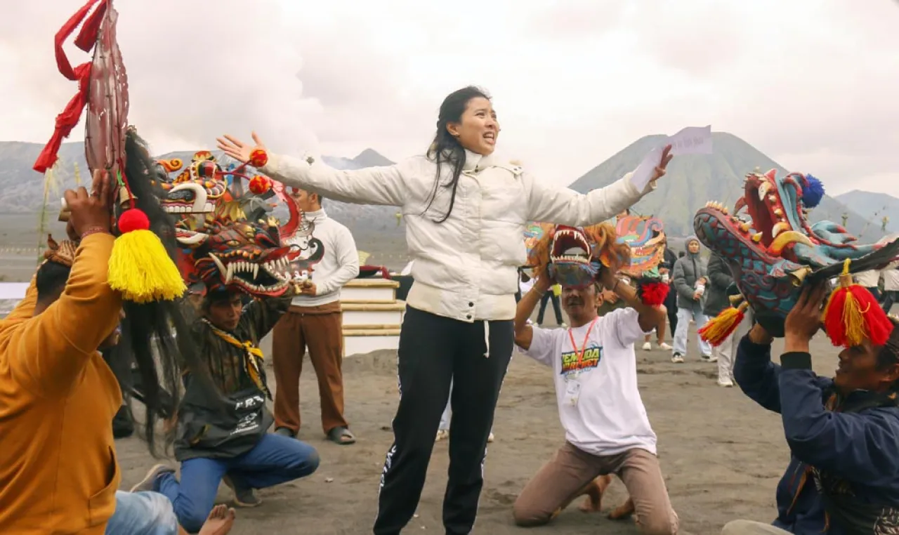 Eksotika Bromo 2025: Tari Tradisional Berpadu Gerak Modern, Hadirkan Spektakuler di Alam