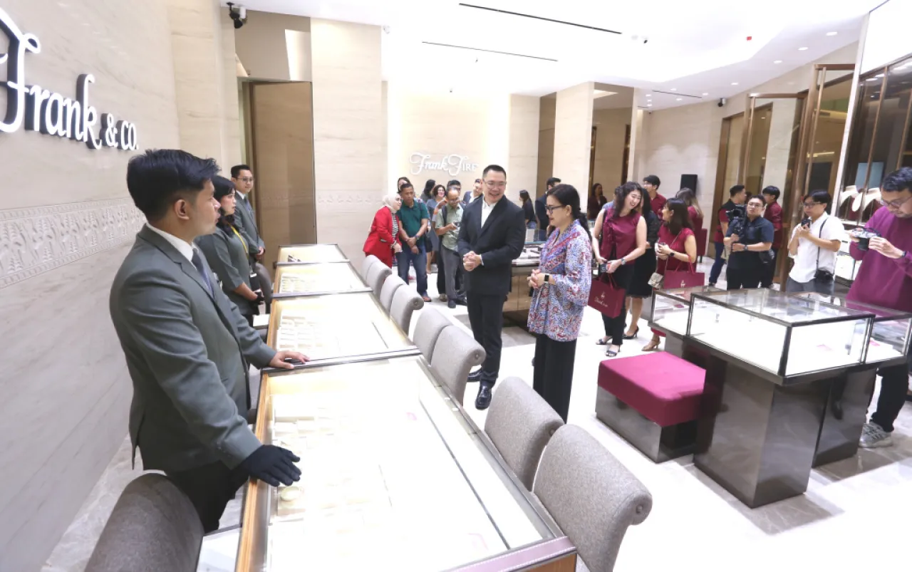Frank & Co Hadirkan Kemewahan Berlian Alami di Gerai Baru Ciputra World Surabaya