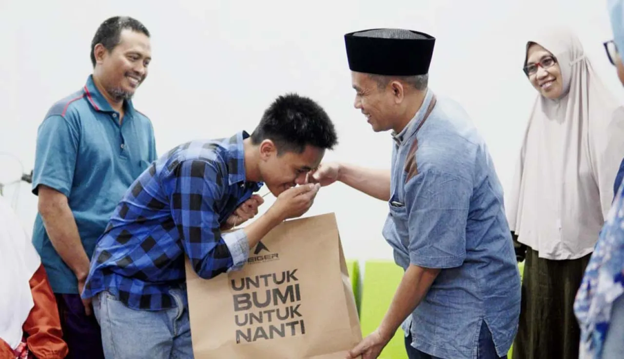 Mahasiswa ITS Berprestasi Ini Rutin Berdonasi Meski Ekonomi Terbatas