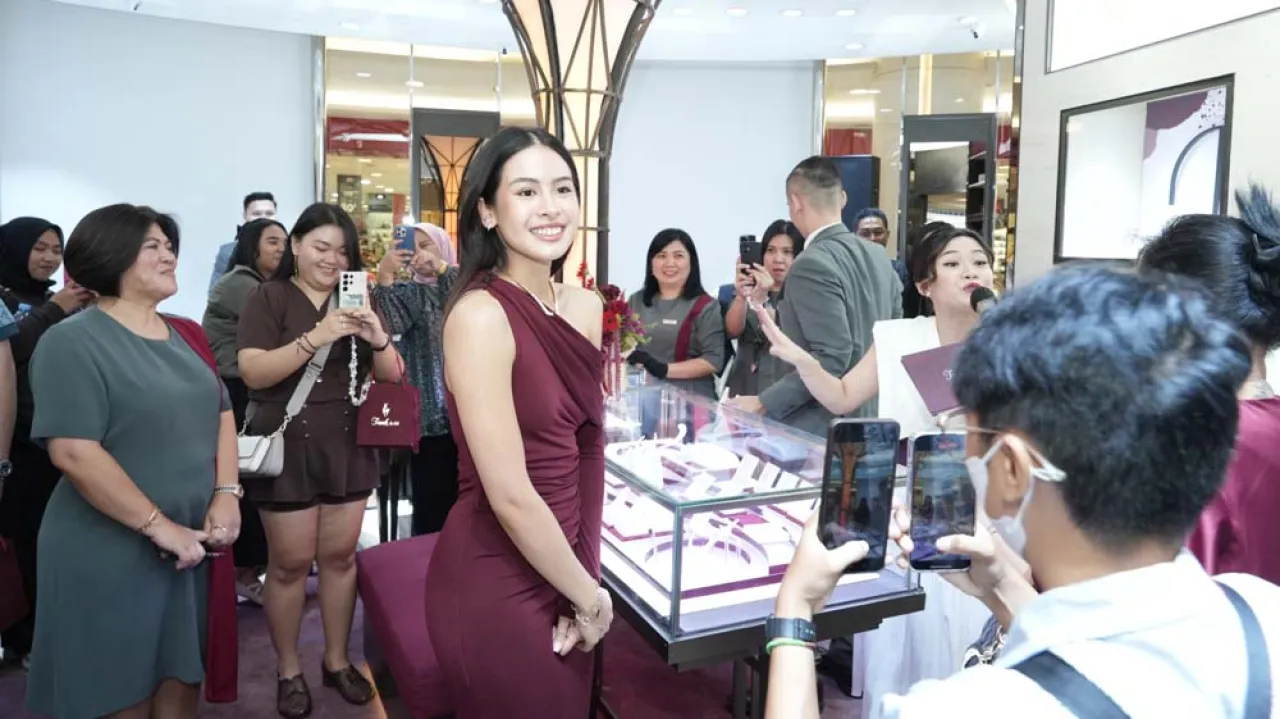 Pesona Maudy Ayunda dalam Koleksi Perhiasan Terbaru Frank & Co "See The Light"