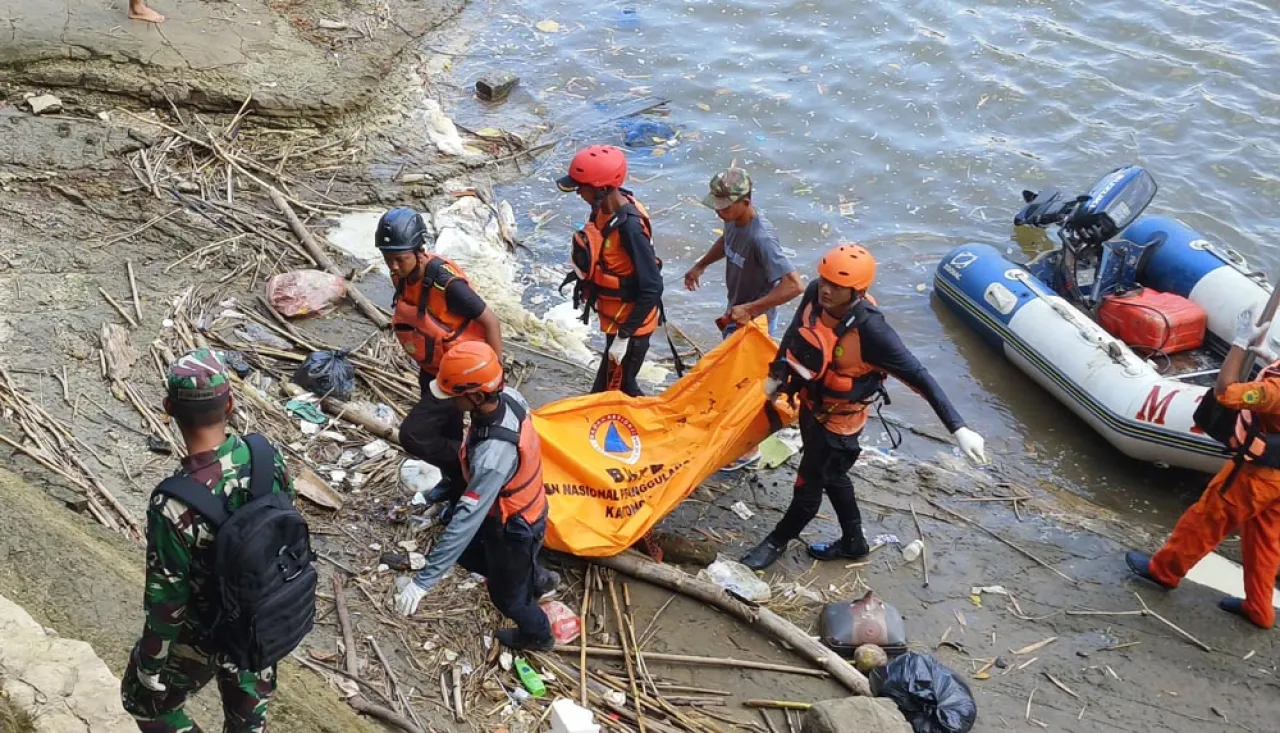 Tim SAR Gabungan Temukan Remaja Tenggelam di Sungai Bengawan Solo, Ngawi