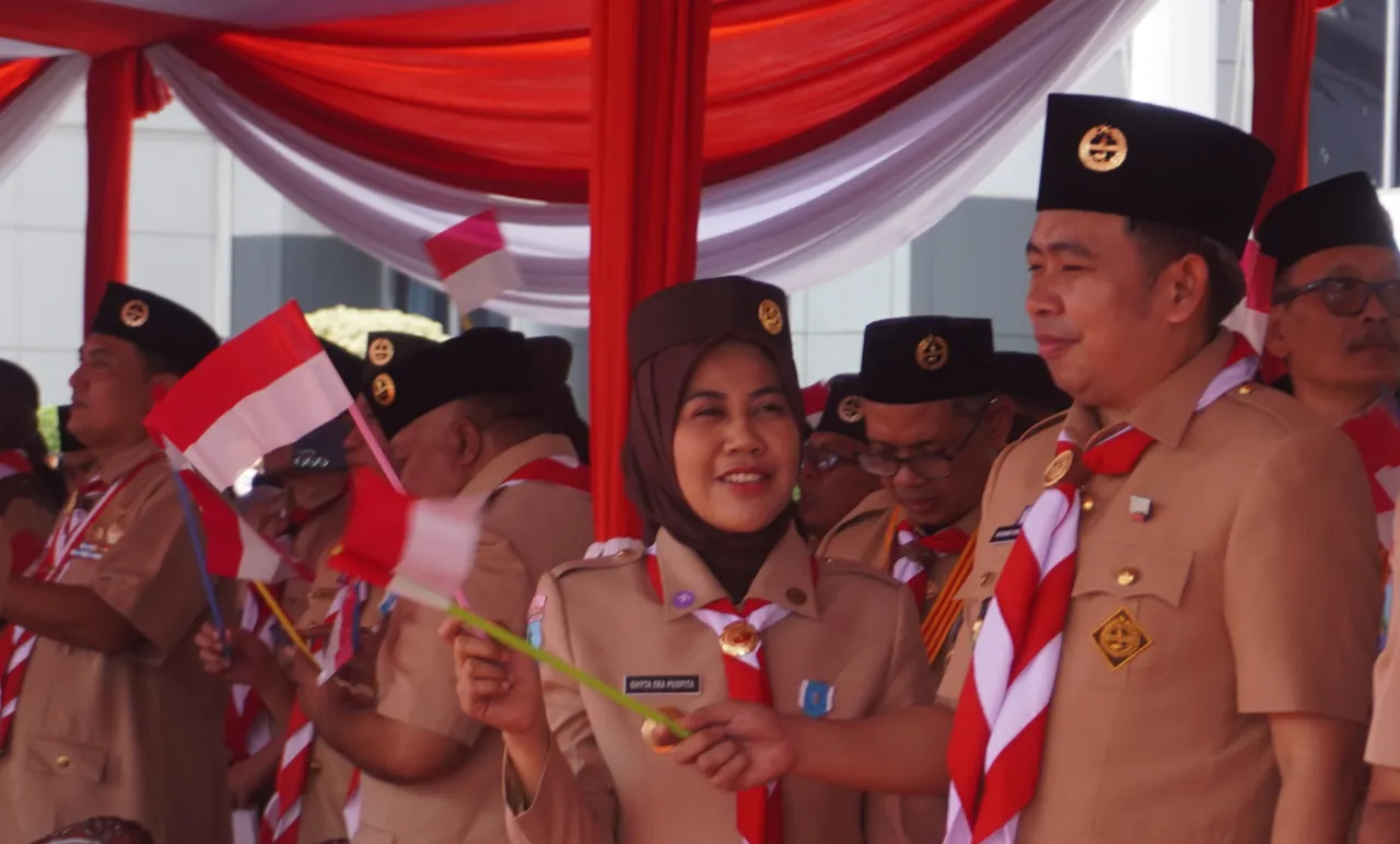 Gubernur Khofifah Kenalkan 'Gus Darling' saat Peringati Hari Pramuka ke-64 di Pangkalan Laut TNI