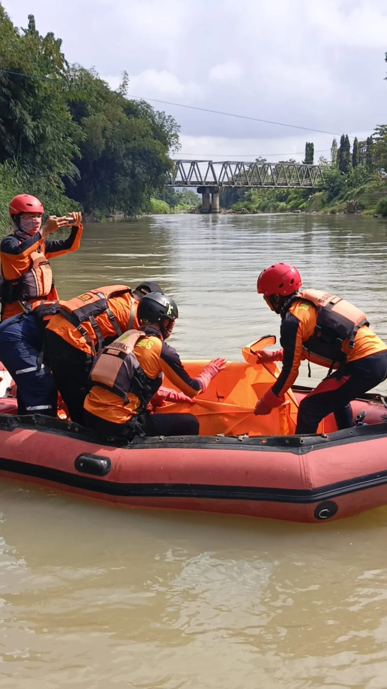 Tim SAR Gabungan Temukan Legiyo di Sungai Wateskroyo, Tulungagung
