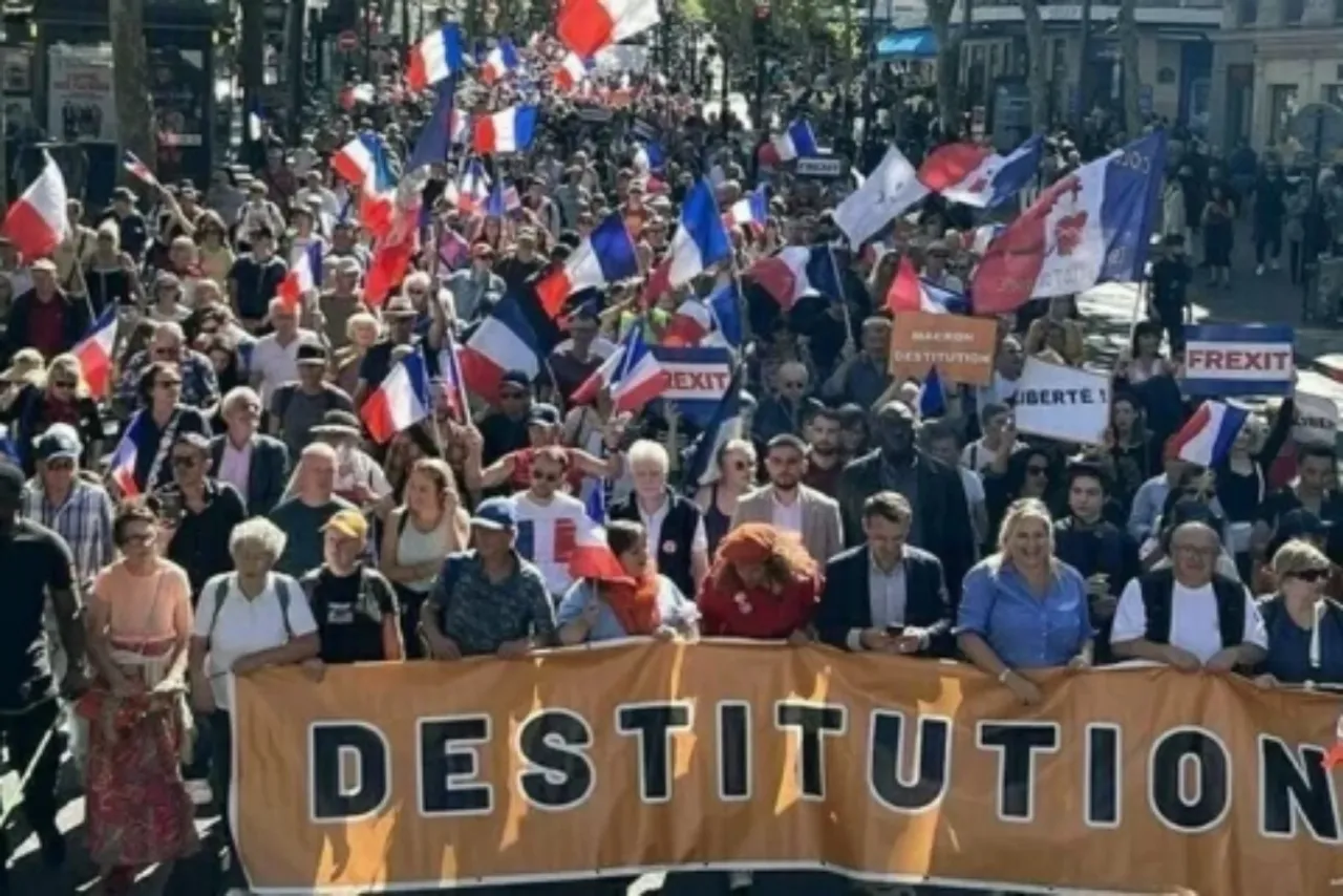 Block Everything: Dari Jakarta ke Paris, Jalanan Jadi Parlemen Baru