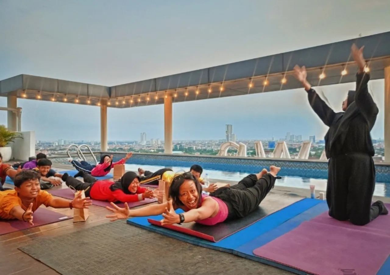 Menyatu dalam Hening “Yoga for Deaf” Yoga dengan Teman Tuli