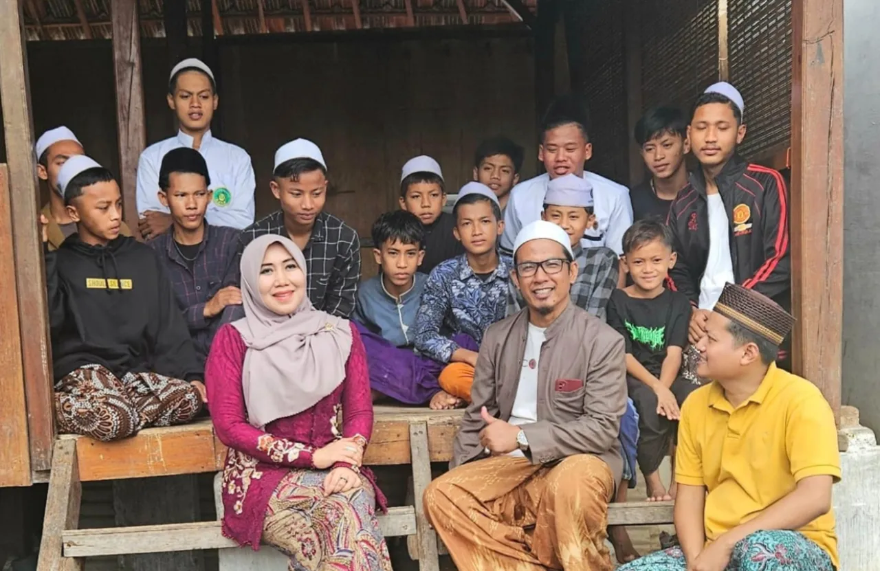 Senator Lia Istifhama Dorong Santri Jadi Generasi Tangguh dan Visioner