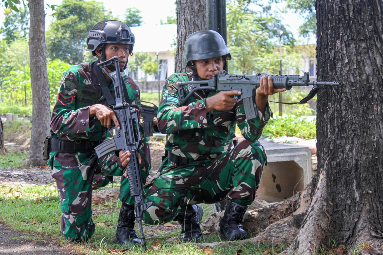 Asah Kemampuan Naluri, Prajurit Yonif 3 Marinir Laksanakan Latihan Patroli Tempur di Sidoarjo