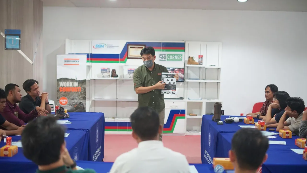 Rintis Kerjasama dengan ITB, Sepatu SNI KRUSHERS Safety Shoes Disosialisasikan di SNI Corner