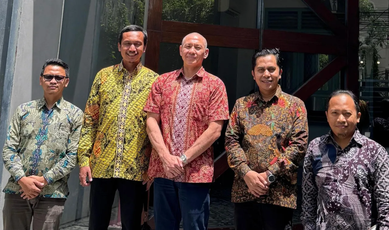 Ketua Ansor Jatim, Musaffa' Safril Bangun Komunikasi dengan Konsul Kehormatan Jerman di Surabaya