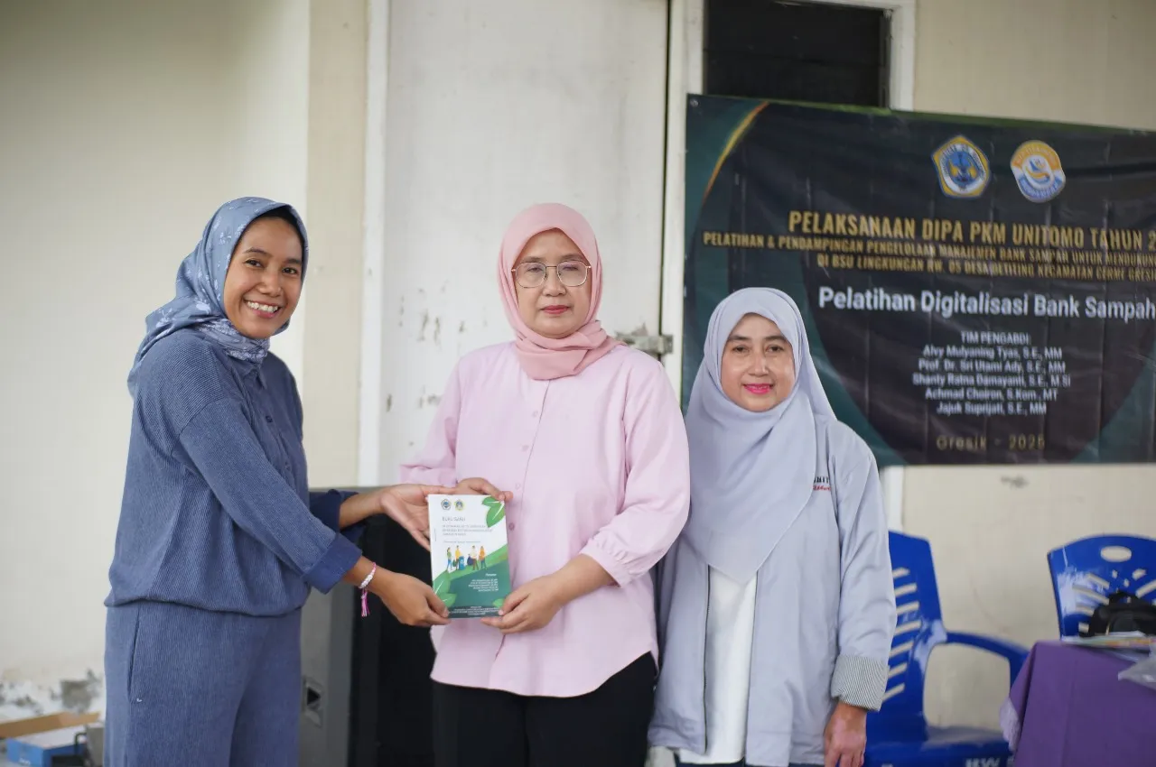 Unitomo Kembangkan Aplikasi Digital untuk Bank Sampah Gresik, Tingkatkan Efisiensi dan Partisipasi Warga