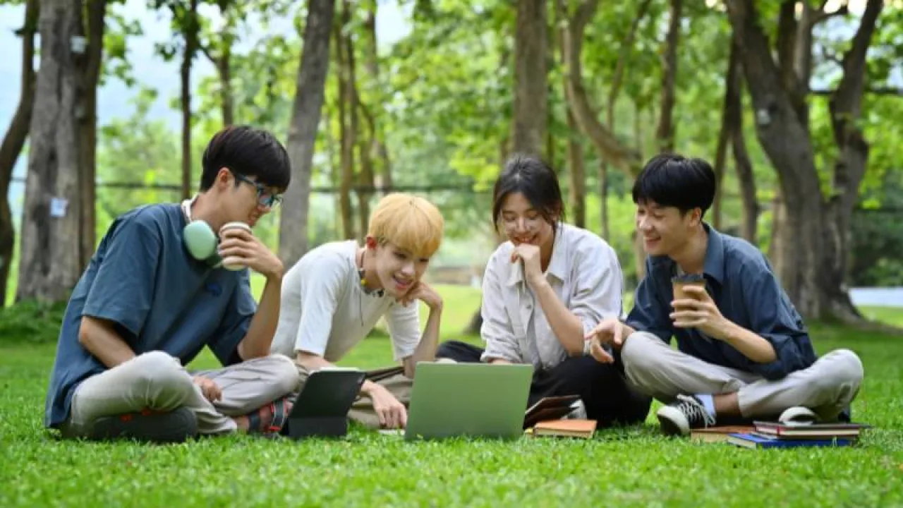 Krisis Interaksi Nyata Gen Z di Era Digital
