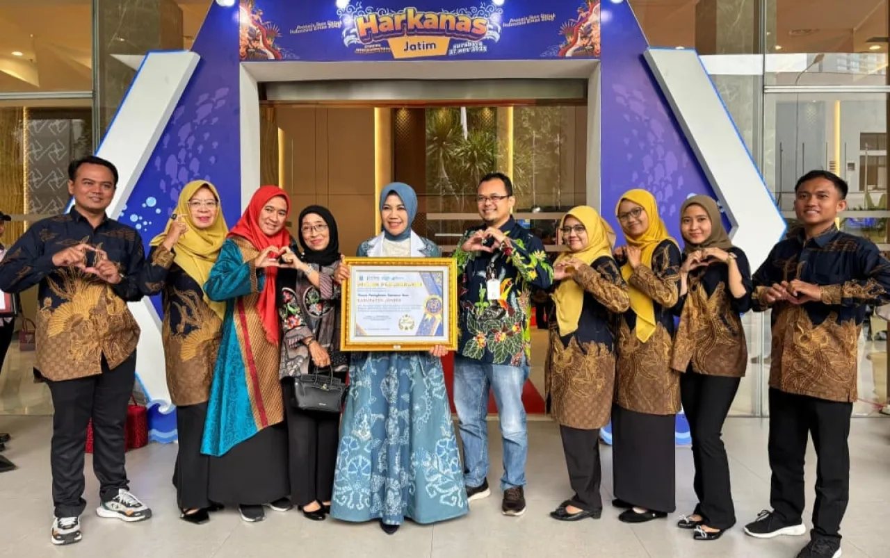 Forikan Jember Pimpinan Ning Ghyta Raih Penghargaan Forikan Jatim Award 2025