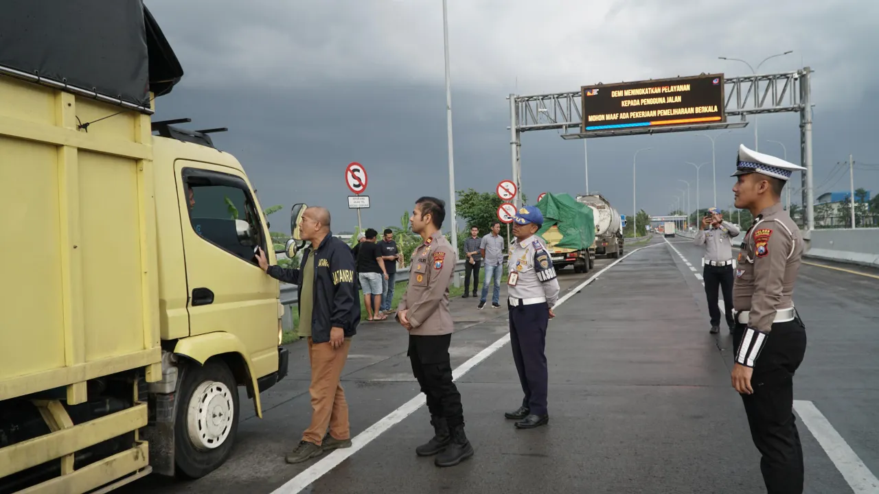 Kejahatan Jalan Raya Ancam Distribusi Pangan, Polda Jatim Luncurkan Sistem Pengamanan Baru