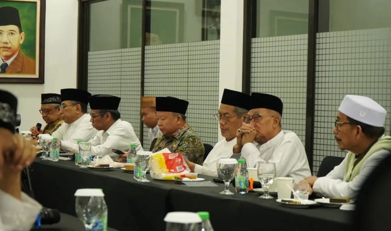 Dihadapan Mustasyar dan Kiai Sepuh di Tebuireng, Gus Yahya Klarifikasi Tuduhan Rais 'Aam
