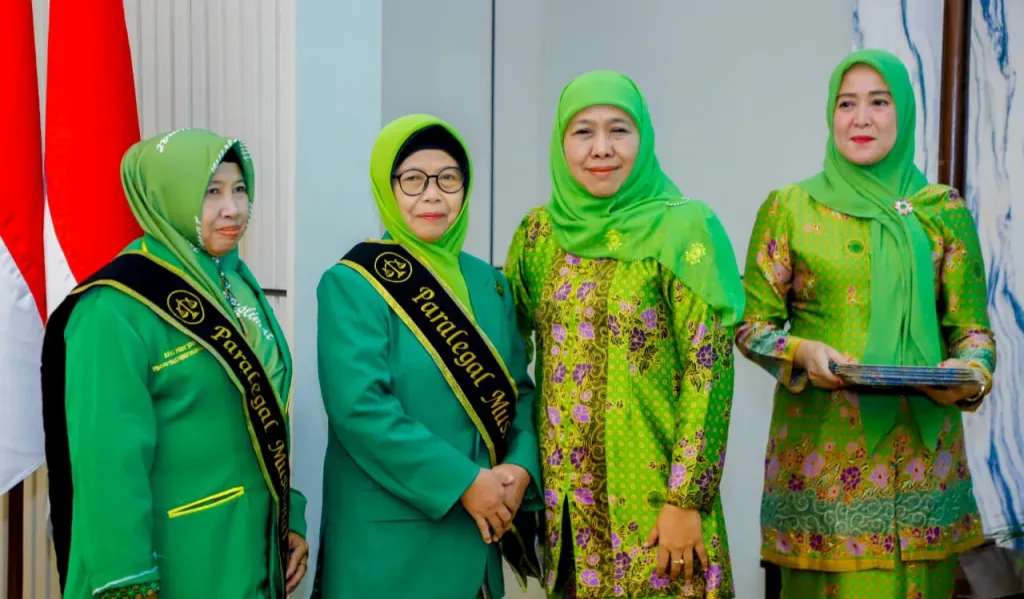 Pengukuhan Paralegal Muslimat NU, Khofifah Optimis Bentuk Nyata Jihad Sosial