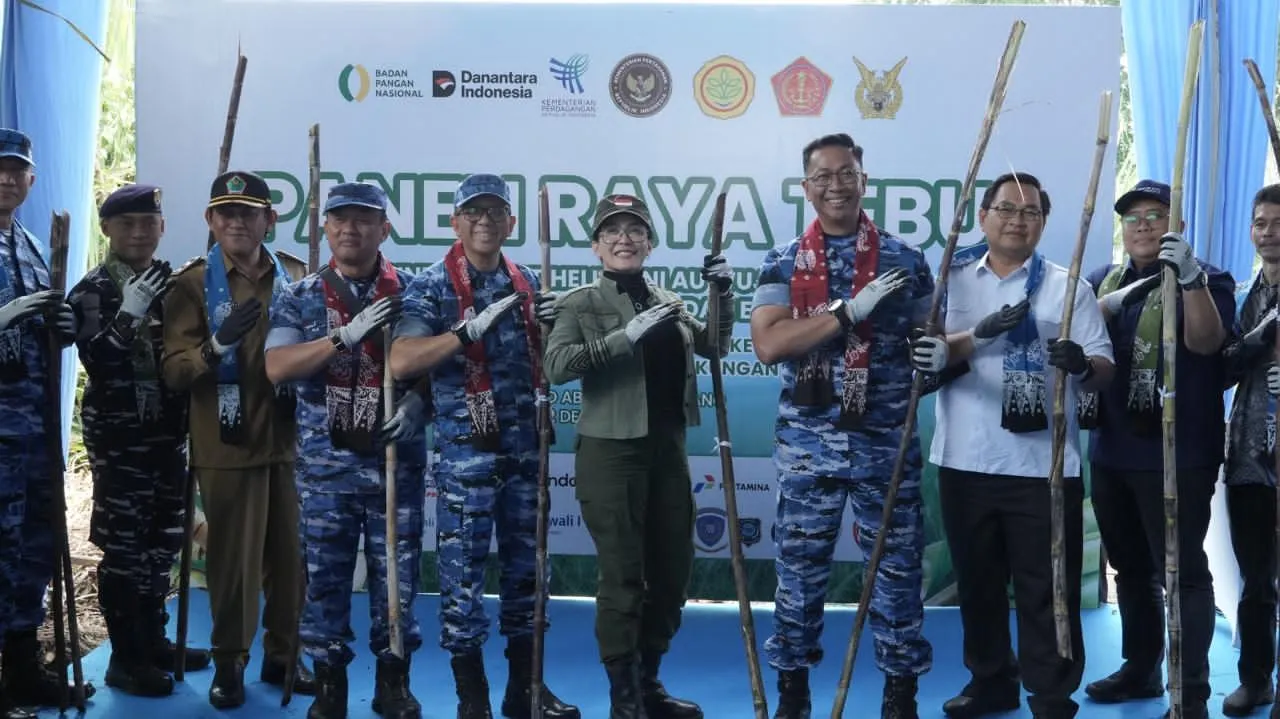 PT SGN dan TNI AU Bersama Perkuat Ketahanan Pangan lewat Tanam Raya Tebu