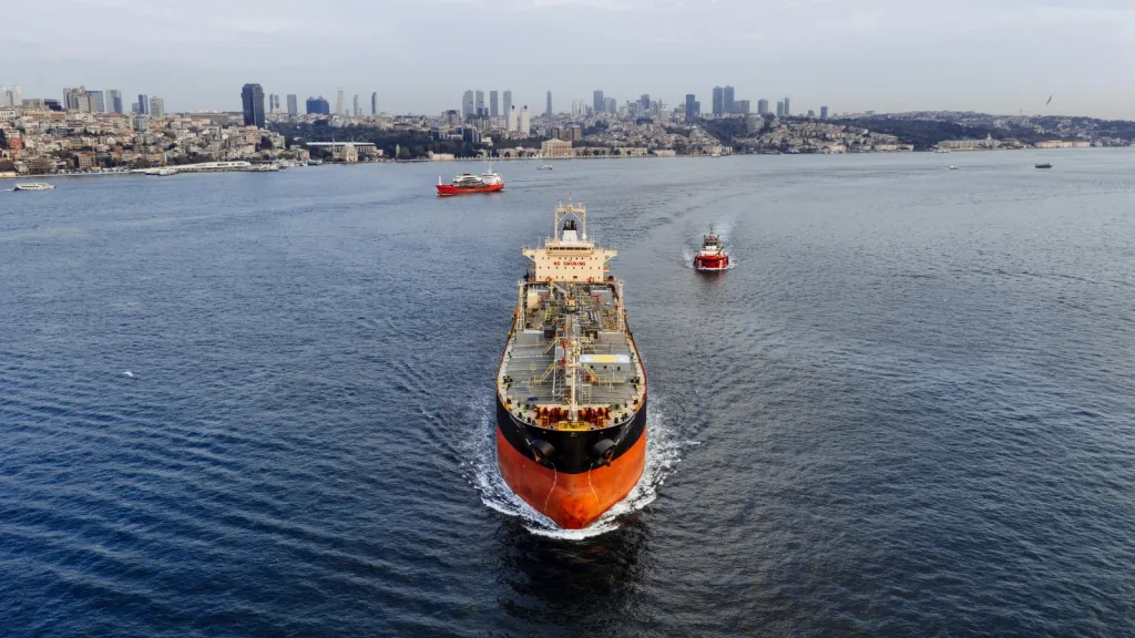 Optimalisasi RPM Mesin Kapal Dorong Efisiensi dan Keandalan Armada Maritim Nasional
