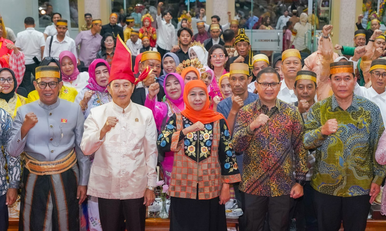 Khofifah Sebagai Ketua Dewan Kehormatan BPW KKSS Jatim menghadiri pelantikan BPW KKSS Jatim periode 2024-2029 di Kota Batu. foto: KIP/FJN