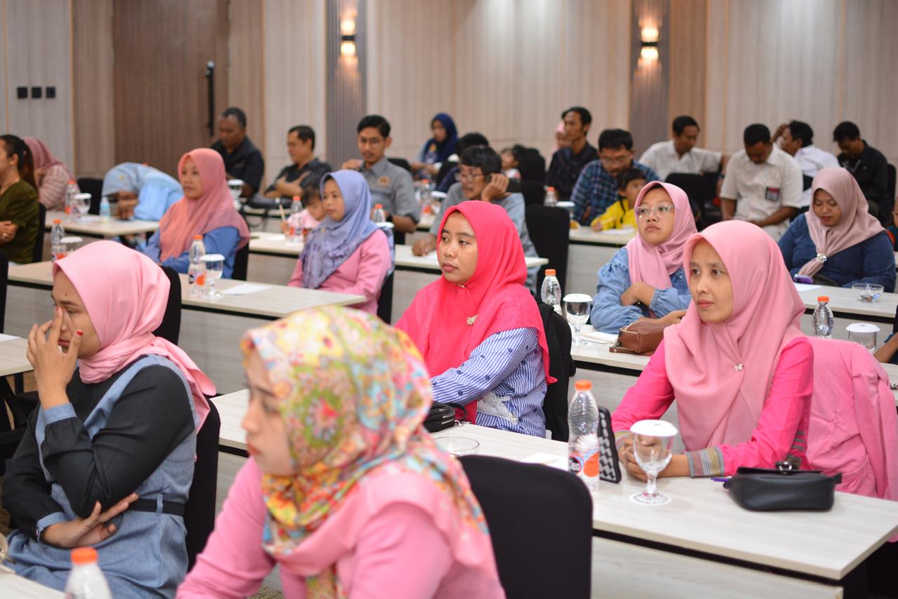 Para istri wartawan PWI Tuban mengikuti sosialisasi hasil pilkada yang dilaksanakan KPU Tuban. foto: PWI Tuban/AJ