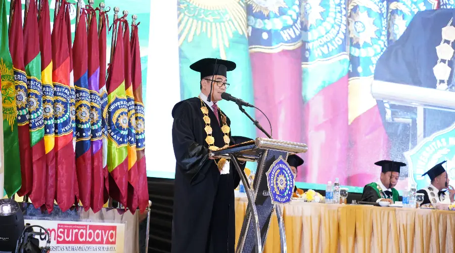 UM Surabaya Gelar Wisuda, Rektor Mundakir Titikberatkan Penguatan Prestasi dan Kerja Sama Global