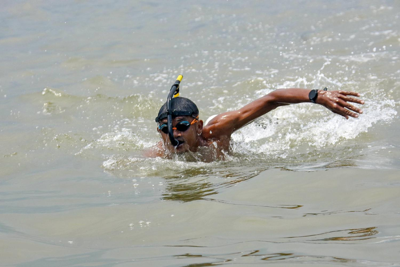 Atlet renang Brigade Infanteri 2 Marinir (Brigif 2 Marinir) menunjukkan dominasinya pada Lomba Renang Laut 10 Km Pasmar 2. Foto/Koptu Marinir Moch. Ainul Yakin