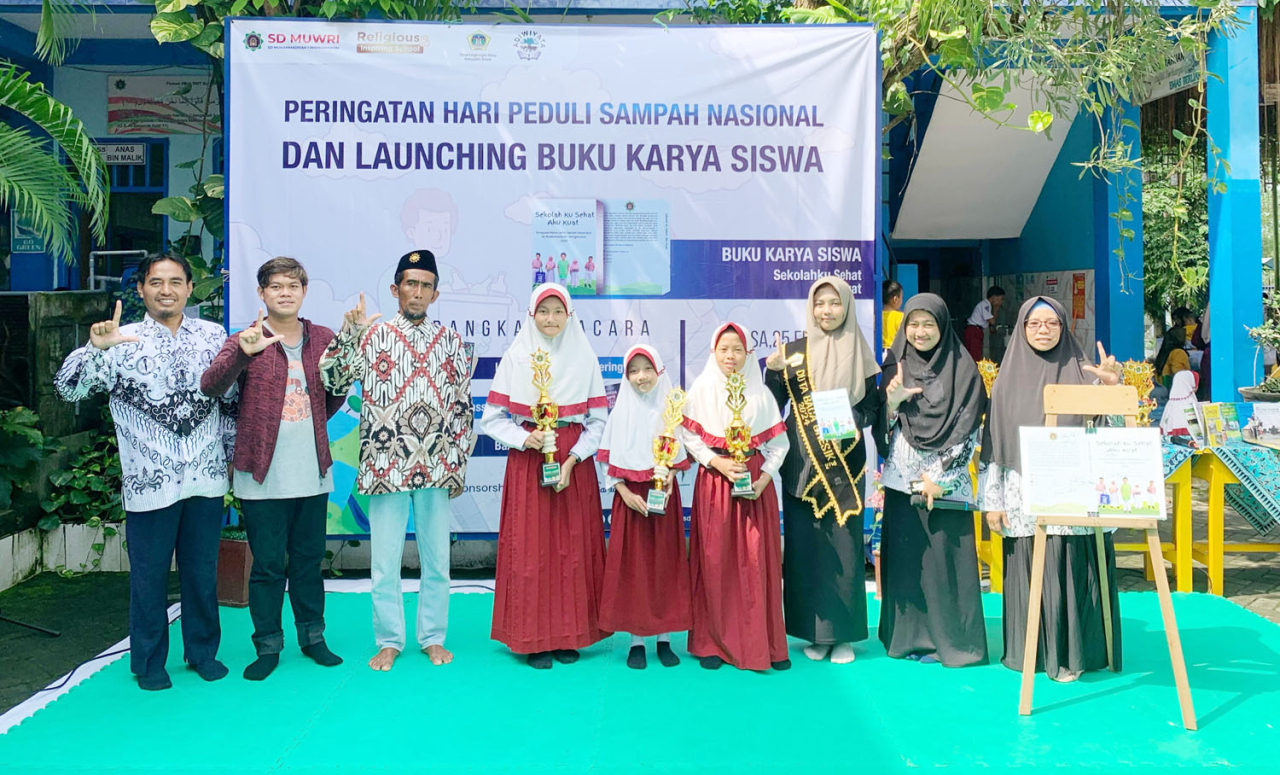 SD Muhammadiyah 1 Wringinanom Luncurkan Buku "Sekolah Ku Sehat, Aku Kuat" dalam Peringatan HPSN 2025