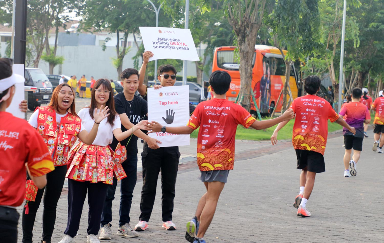 Meriahkan Sincia Run 2025, BEM Ubaya Tampilkan Kostum Unik dari Angpao