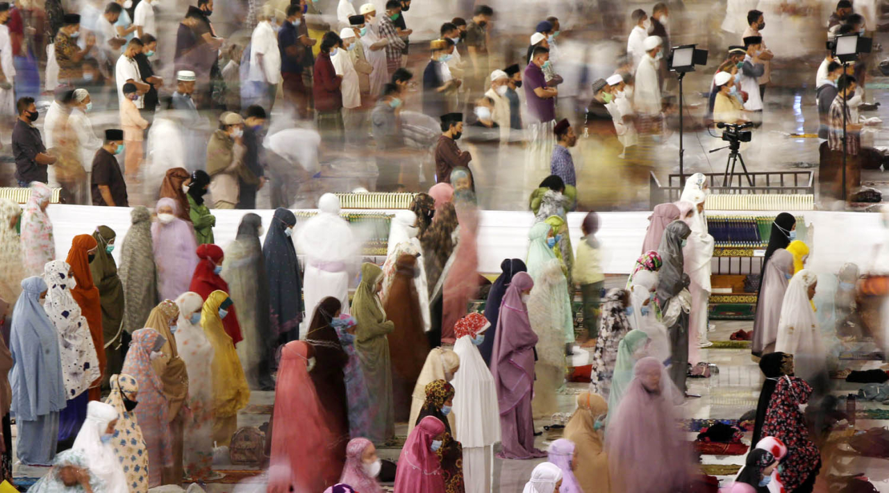 Bacaan Makmum dalam Sholat Berjamaah, Pendapat Para Ulama dari Berbagai Mazhab