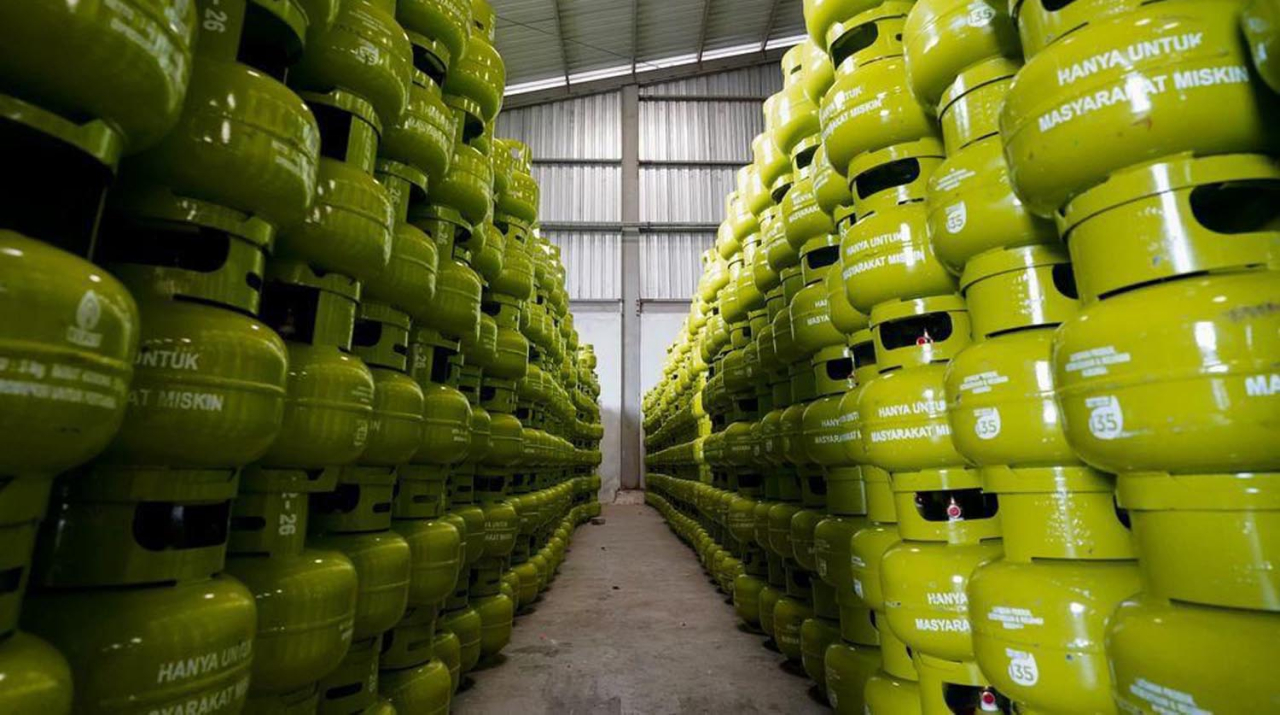 Pembelian LPG 3 kg di pangkalan resmi menjamin harga sesuai HET dan takaran yang akurat. Foto/Dokumentasi Pertamina