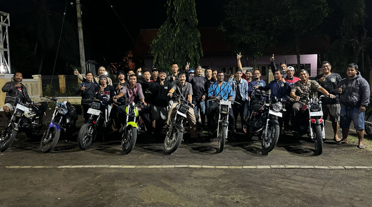 Jember RX King Community (Jekco) binaan H. Deni Prasetya menggelar baksos di bulan Ramadan. foto: ayojatim