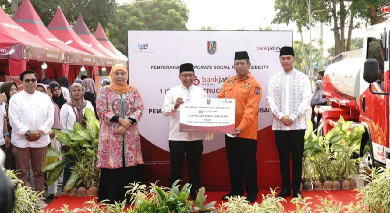 Atasi Kekeringan, Bank Jatim Serahkan CSR Ke Pemkab Tuban
