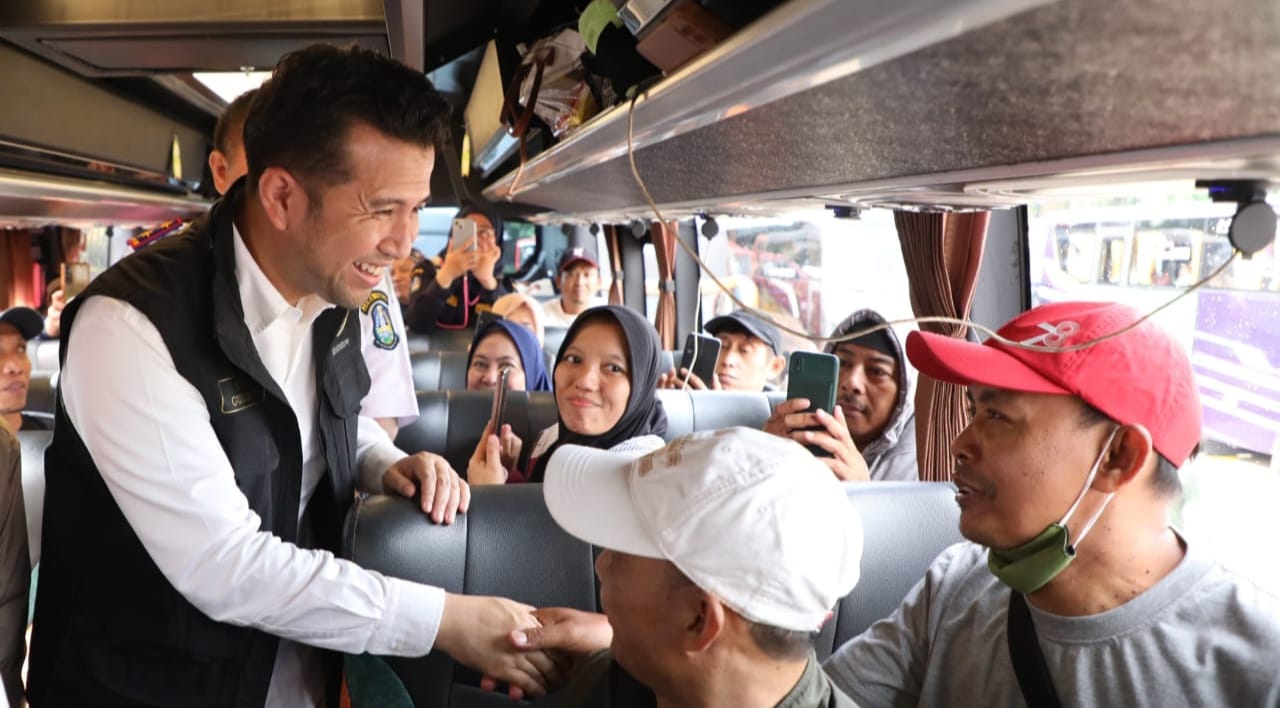 Mas Wagub Emil Berangkatkan 3120 Peserta Mudik Bareng Gratis Pemprov Jatim 2025 di TMII Jakarta
