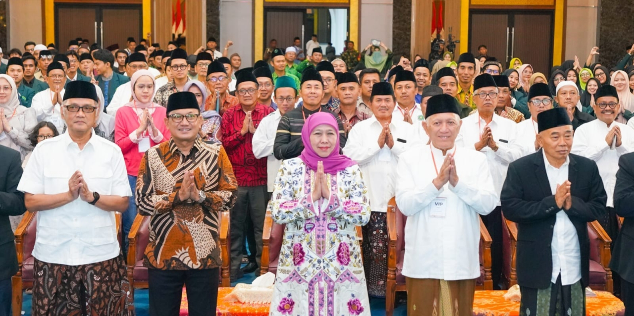 Gubernur Khofifah bersama para ulama mendukung gelar Pahlawan Nasional untuk KH. M. Yusuf Hasyim. Foto:: Humas Prov Jatim for Ayojatim