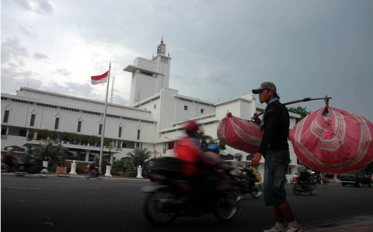 Pusat Pemerintahan Jawa Timur, Sejarah dan Dasar Hukum Pembentukannya