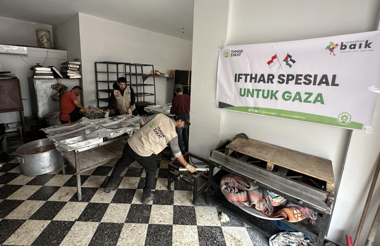 Meskipun menghadapi tantangan, LAZ Taman Zakat tetap berkomitmen membantu rakyat Palestina. Foto/Humas