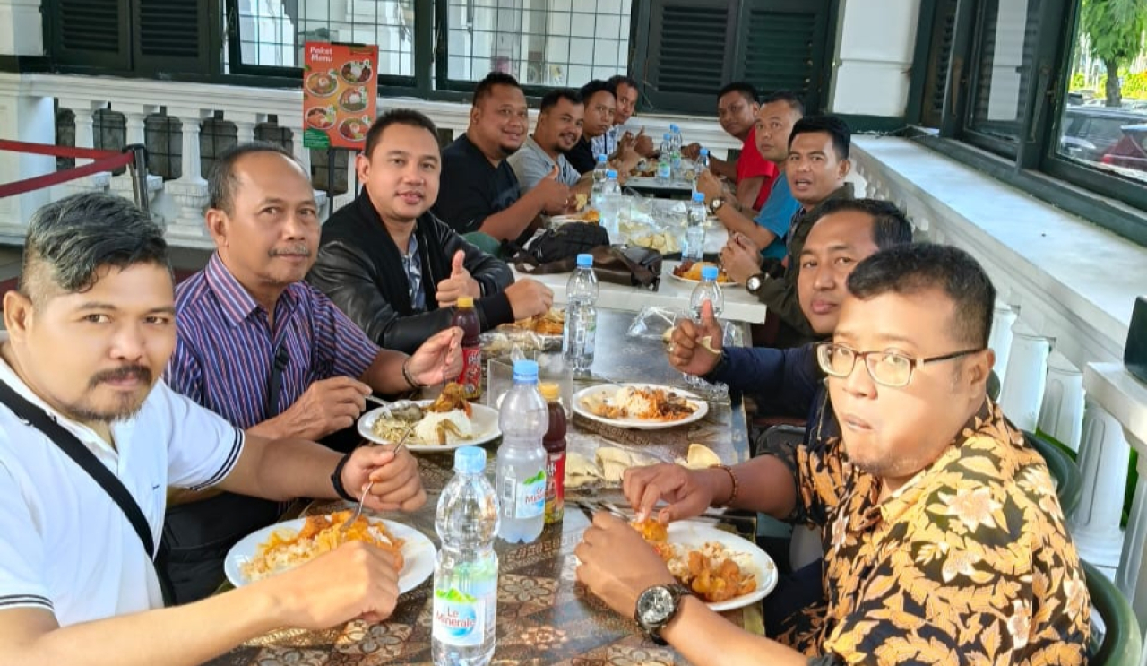 Transfer Ilmu, Tim Balad Group Menimba Ilmu Berbudidaya Rumput Laut di KKP