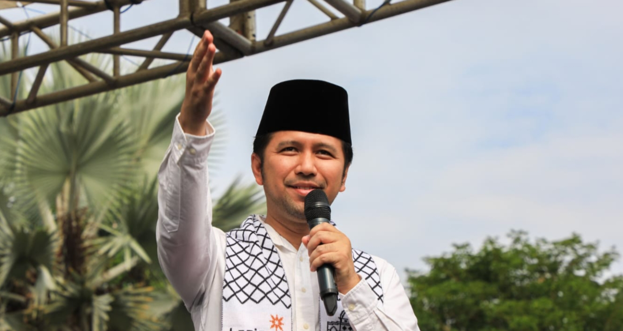 Di Depan Gedung Negara Grahadi, Mas Wagub Emil Serukan Solidaritas Kemanusiaan untuk Palestina