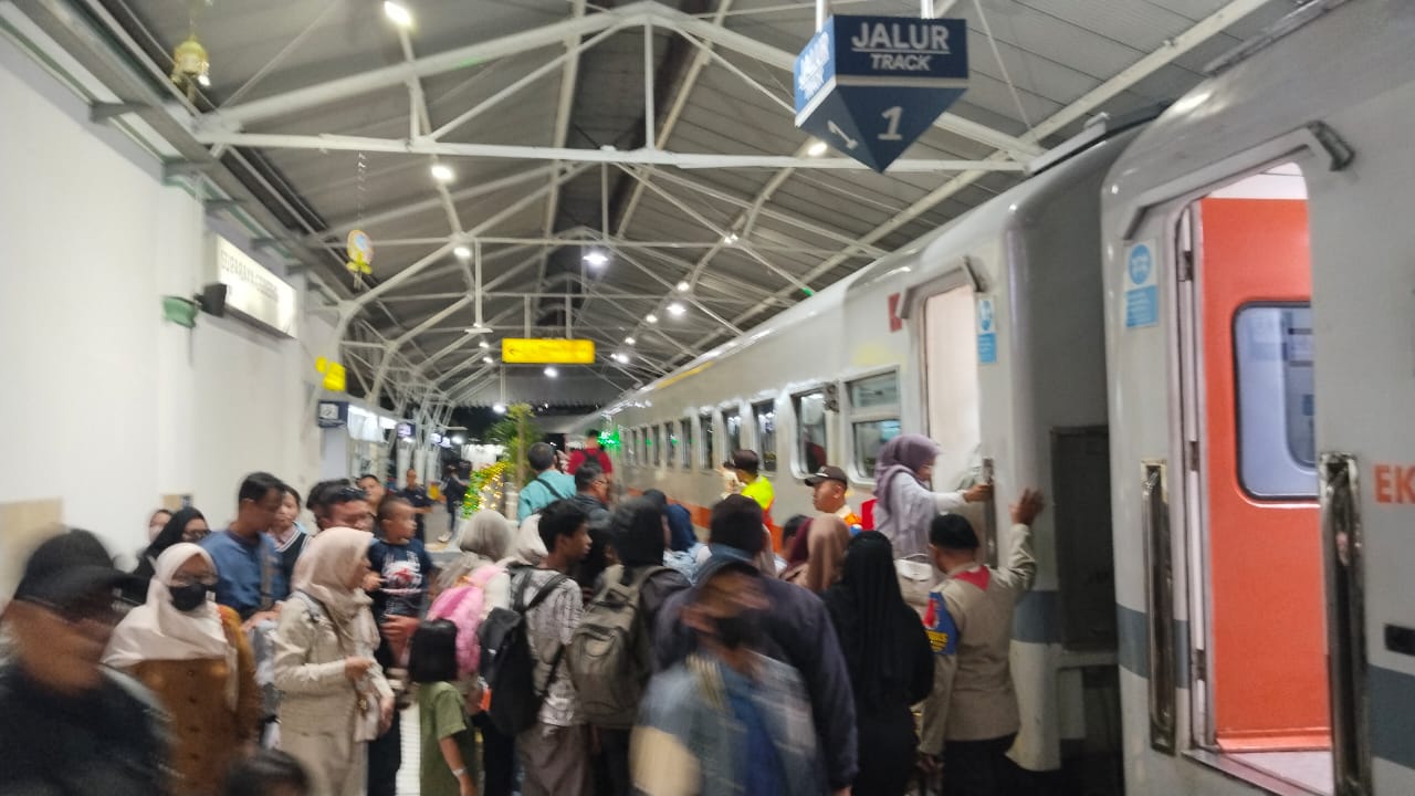 Hari Terahir Libur Lebaran, 51.671 Penumpang Turun di Daop 8 Surabaya