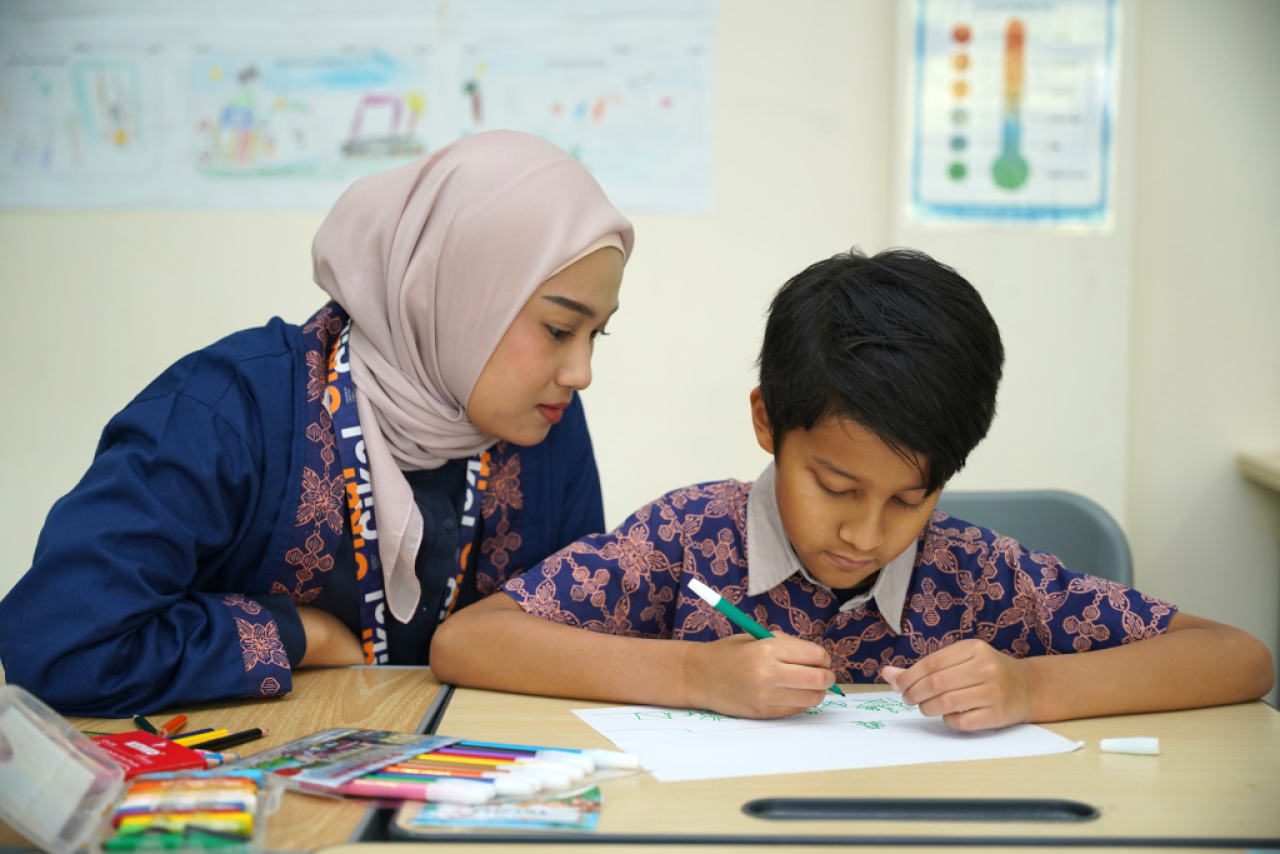 Memaksa Anak Mendapat Nilai Bagus, Hati-Hati ini 4 Dampak Negatifnya!