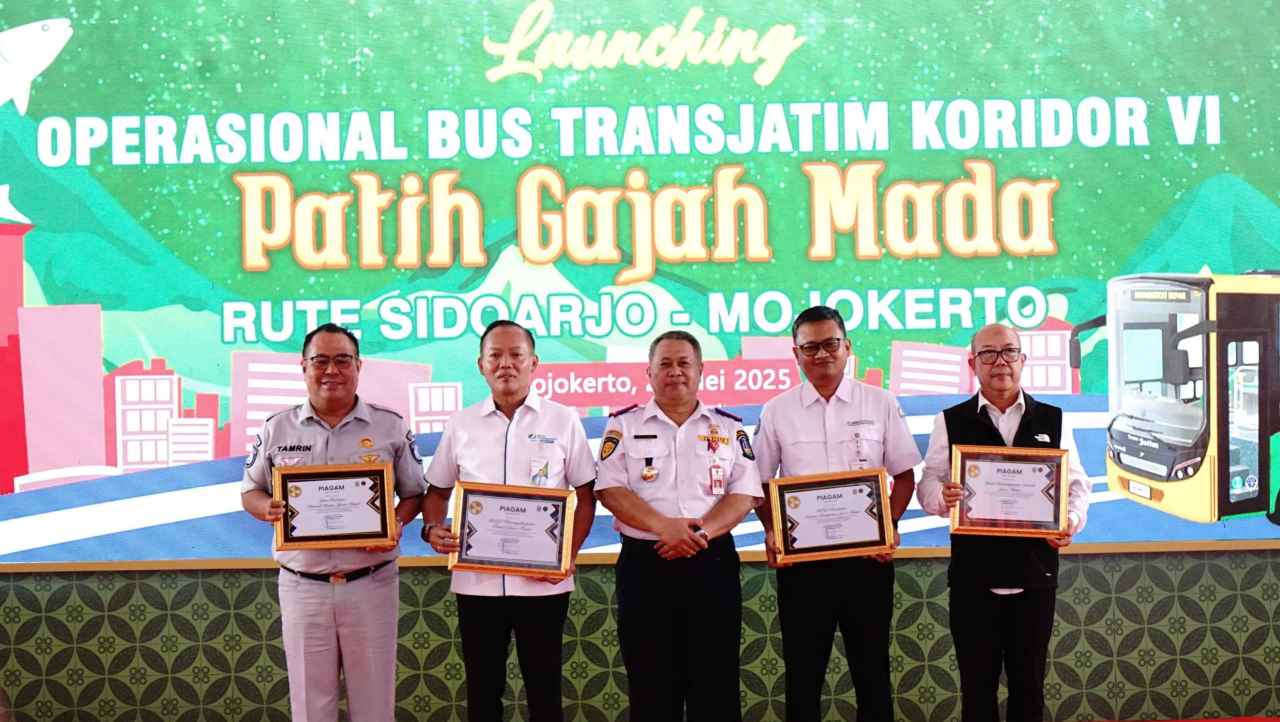 Peluncuran Trans Jatim Koridor VI dengan pembayaran QRIS Bank Jatim. foto: bankjatim for ayojatim.