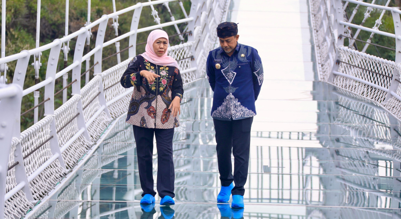 Gubernur Khofifah Optimis Jembatan Kaca Seruni Point Bromo Perkuat Magnet Pariwisata Jawa Timur