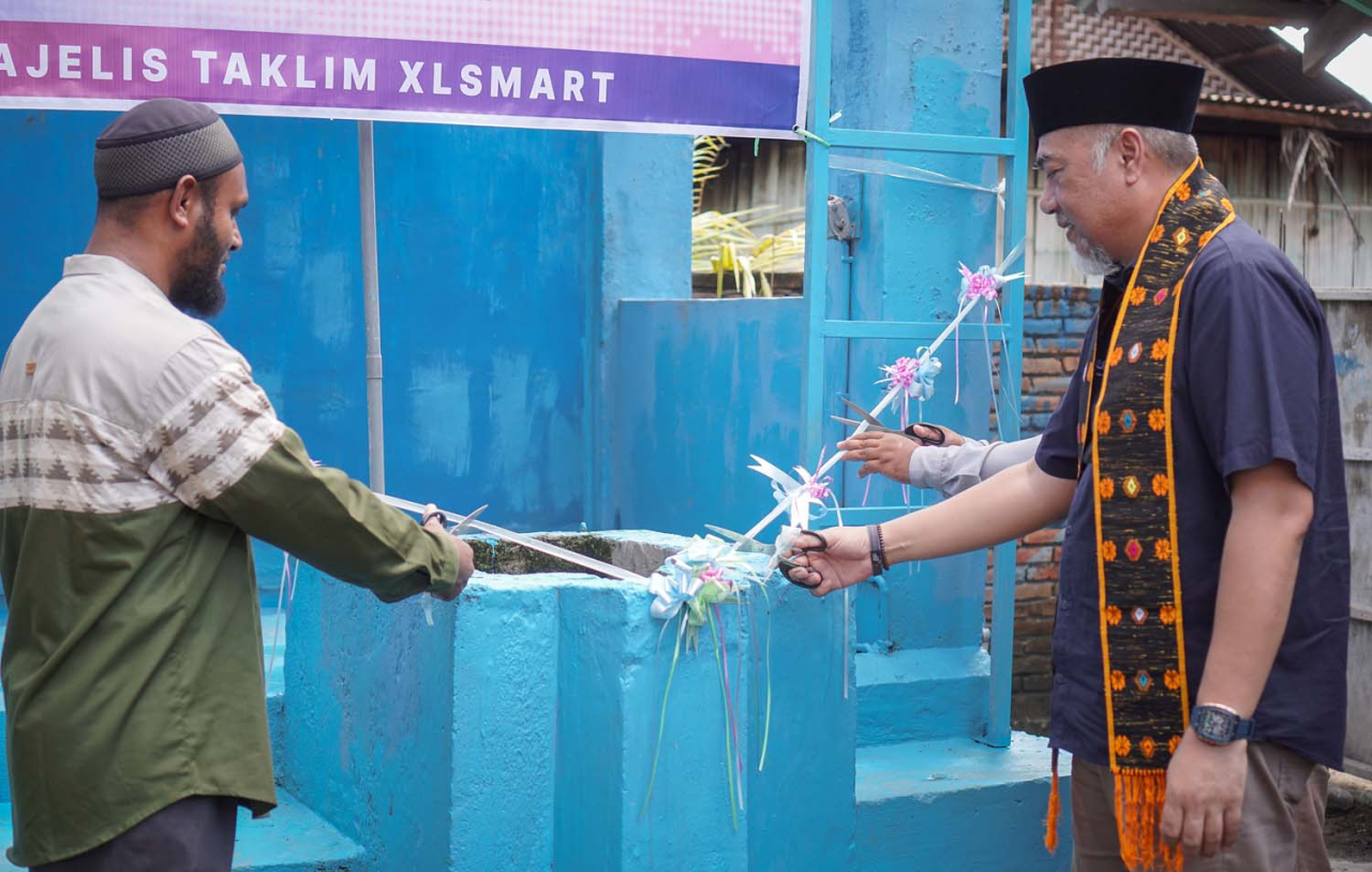 Peresmian sarana air bersih di Pondok Pesantren Al-Ummah Al-Islamiyah, Mbay, Kabupaten Nagakeo, NTT, dilakukan pada 17 Mei 2025.  Foto/XLSmartt