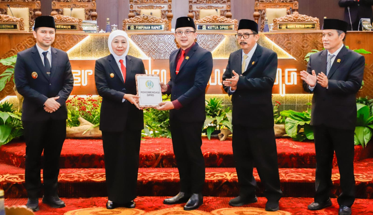 Tepat di Hari Lahir ke-60 Gubernur Khofifah, DPRD Jatim Setujui LKPJ Akhir Tahun Anggaran 2024