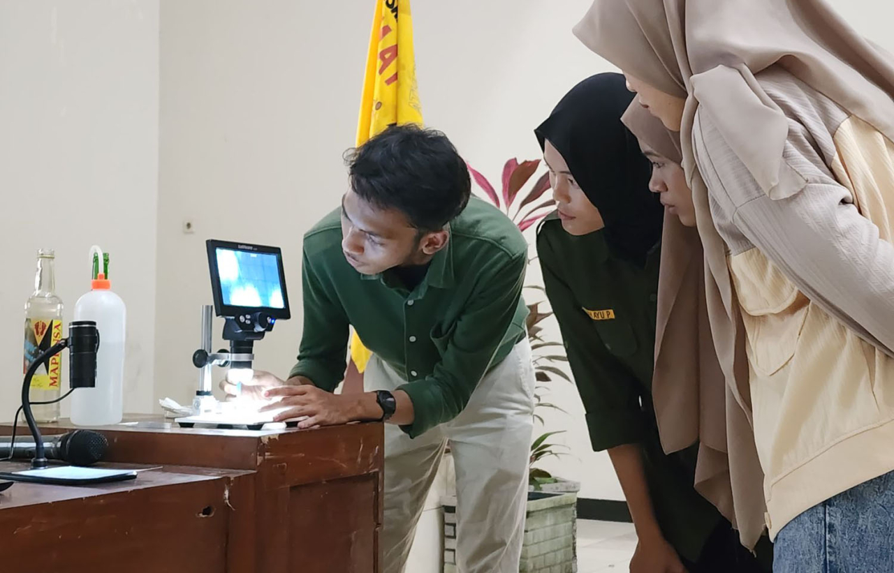 MAPENSA dan ECOTON Gelar Pelatihan Analisis Mikroplastik, Buka Mata Mahasiswa Jember