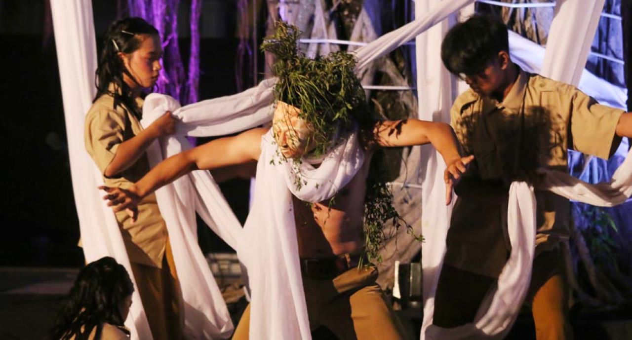  Pertunjukan teater tari 